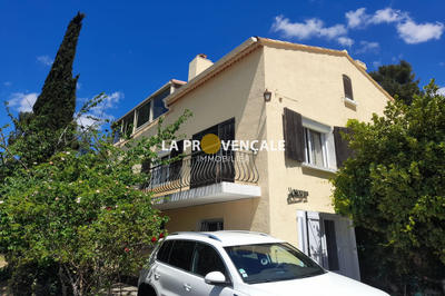 Maison - 190 m² - 8 pièces