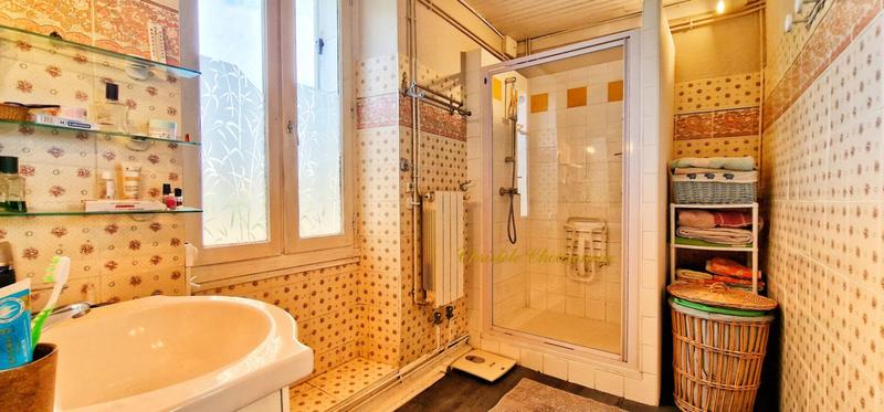 Maison - 96 m² - 9 pièces