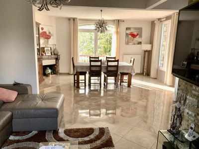 Maison - 110 m² - 6 pièces