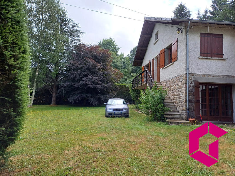 Maison - 200 m² - 11 pièces