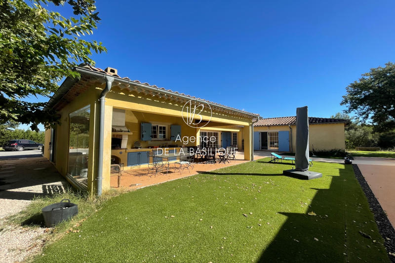 Maison - 300 m² - 7 pièces