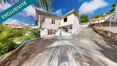 Maison - 180 m² - 7 pièces