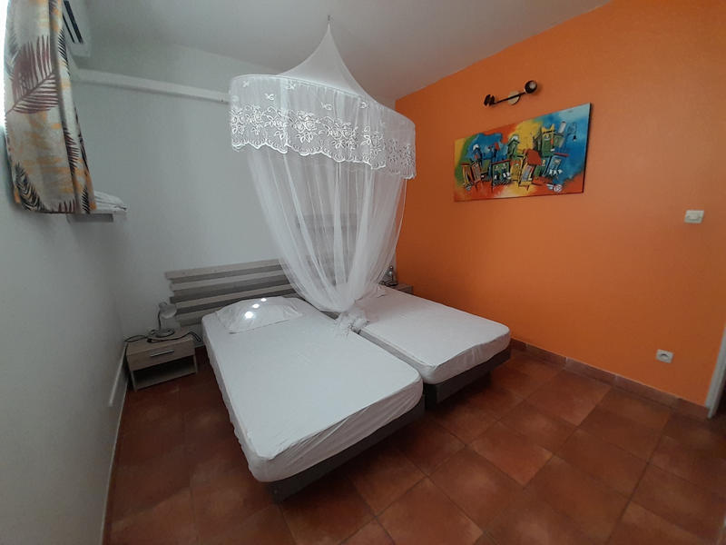 Maison - 240 m² - 9 pièces