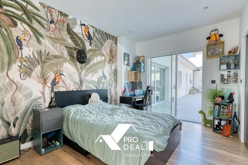 Maison contemporaine - 260 m² - 8 pièces