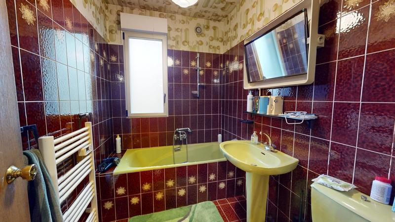 Maison - 330 m² - 8 pièces