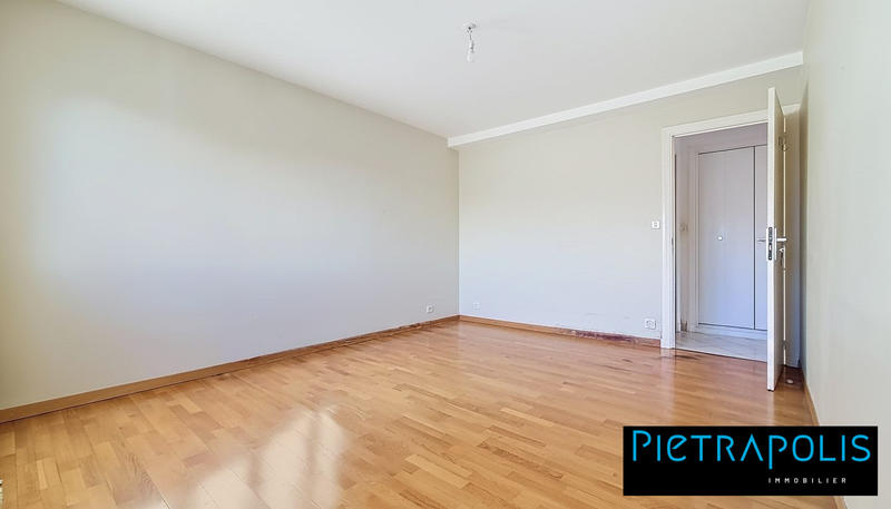 Appartement - 93 m² - 4 pièces