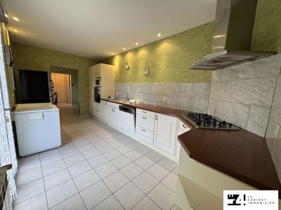 Maison traditionnelle - 162 m² - 5 pièces