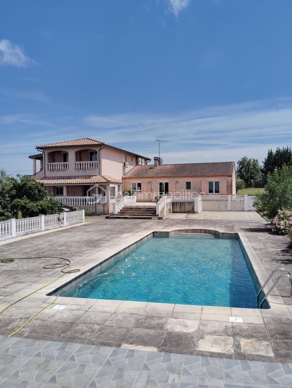 Propriété - 368 m² - 14 pièces