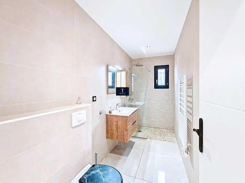 Maison contemporaine - 134 m² - 6 pièces