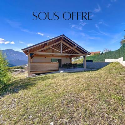 Maison - 94 m² - 5 pièces