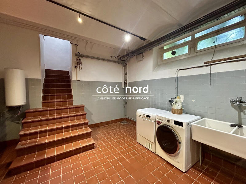 Maison - 350 m² - 11 pièces