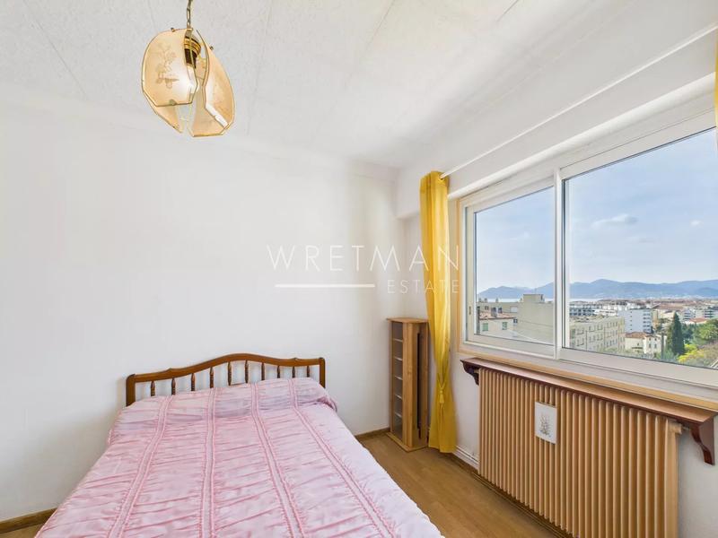 Appartement - 93 m² - 5 pièces