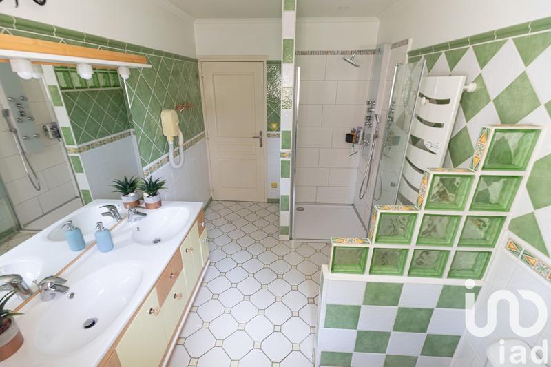 Maison - 180 m² - 6 pièces