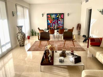 Appartement - 140 m² - 4 pièces