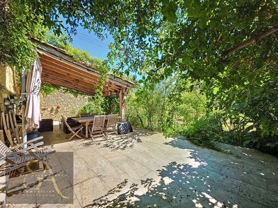 Maison - 214 m² - 9 pièces