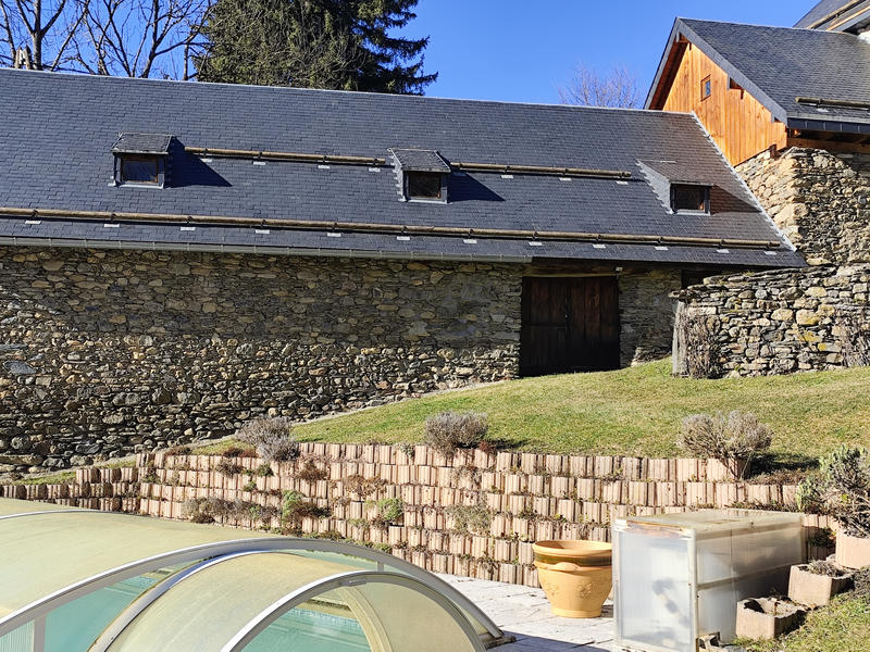 Maison - 640 m² - 15 pièces