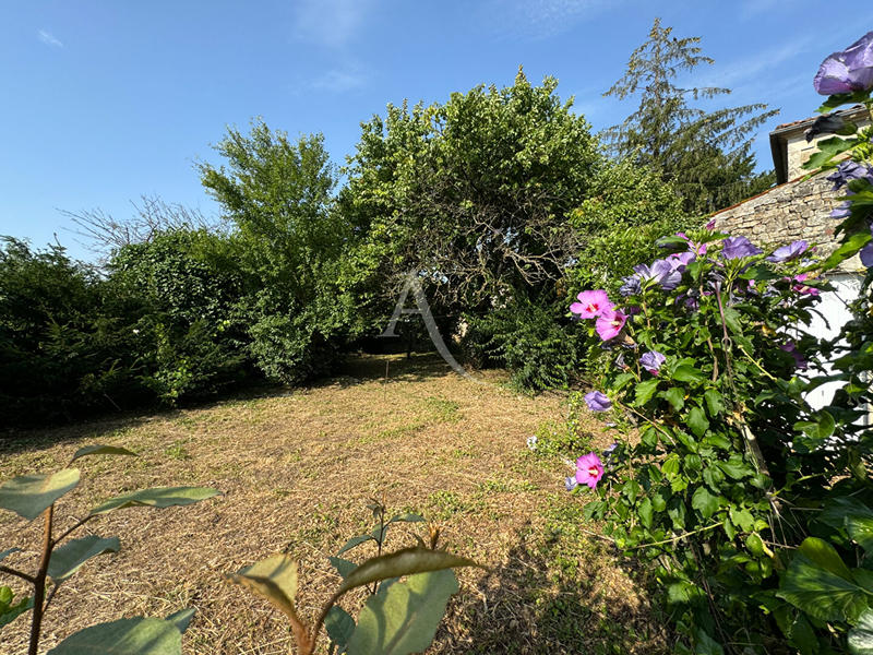 Maison - 330 m² - 12 pièces