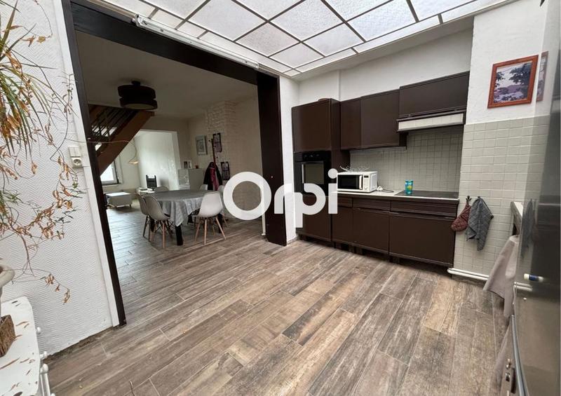 Maison - 94 m² - 5 pièces