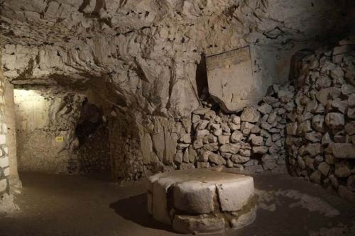 Les Grottes de Naours