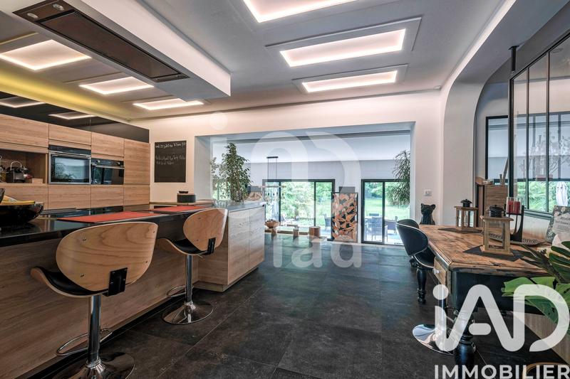 Maison de maîtres - 260 m² - 8 pièces