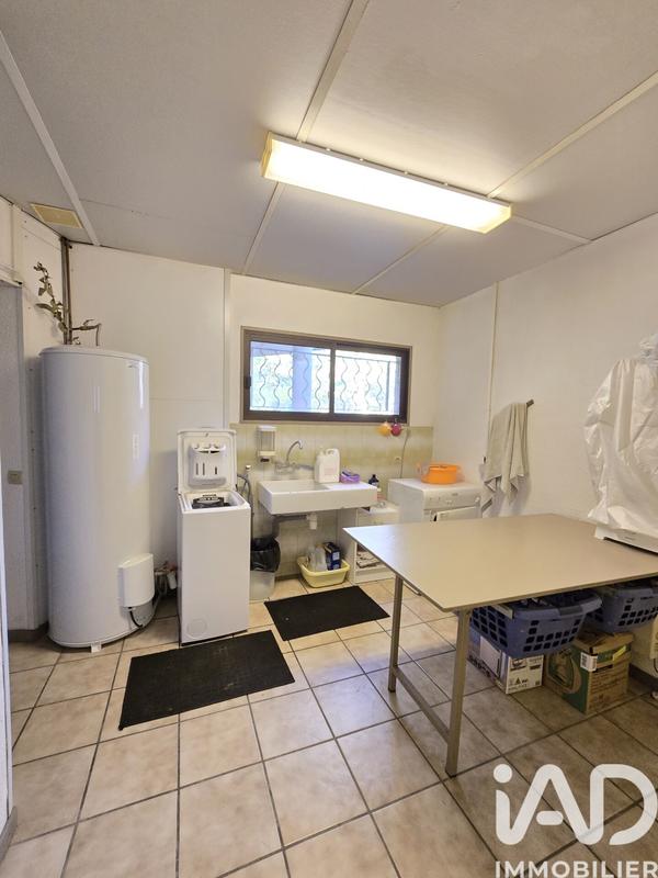 Maison - 212 m² - 8 pièces