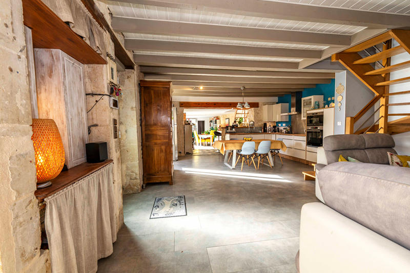 Maison - 161 m² - 6 pièces