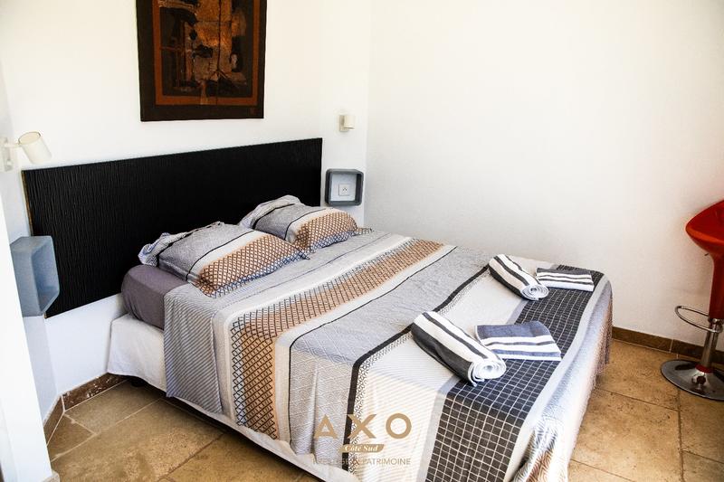 Maison - 220 m² - 8 pièces