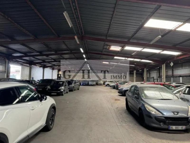 Entrepôt - 3 435 m²