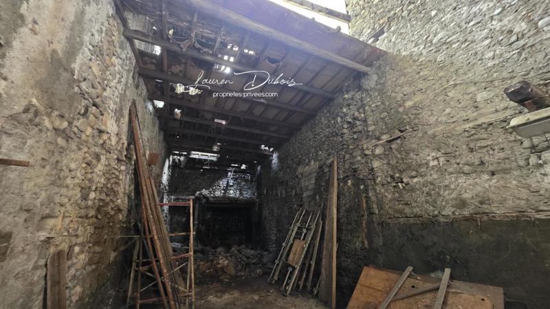 Maison de village - 90 m² - 1 pièce