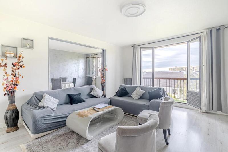 Appartement - 90 m² - 5 pièces