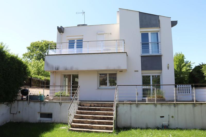 Maison contemporaine - 224 m² - 6 pièces