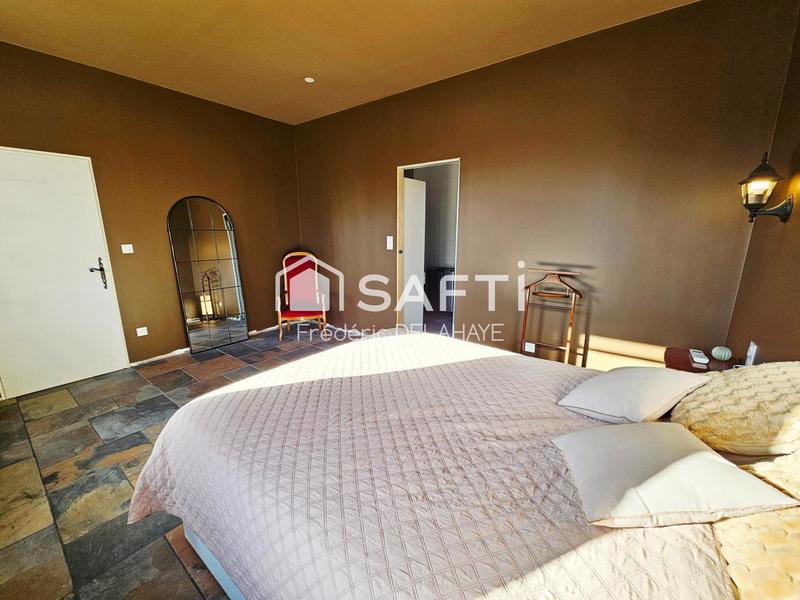 Maison - 330 m² - 7 pièces