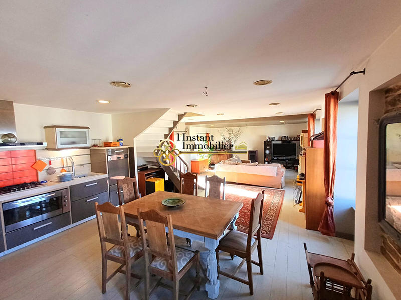 Maison - 222 m² - 5 pièces