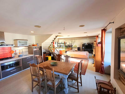 Maison - 222 m² - 5 pièces