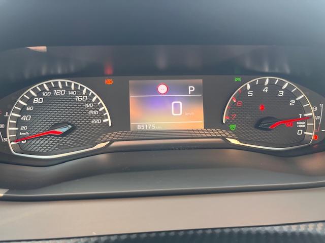 Peugeot 2008 BlueHDi 130 SetS Eat8 Allure