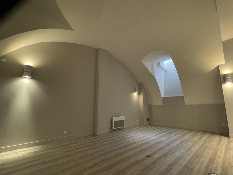 Bureau - 128 m² - 11 pièces