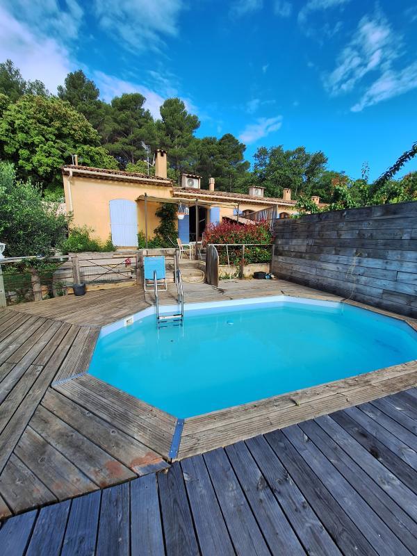 Maison - 220 m² - 8 pièces