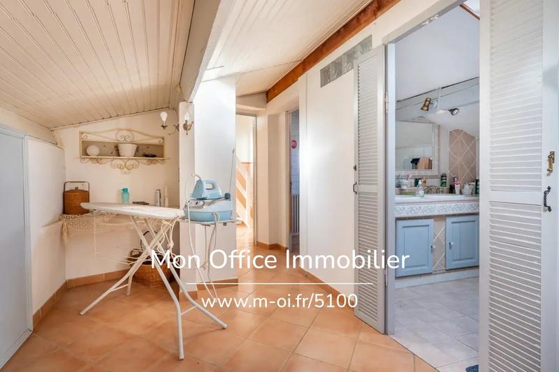 Demeure - 205 m² - 5 pièces