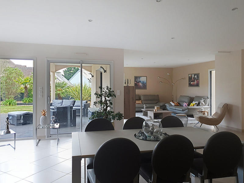 Maison - 198 m² - 7 pièces