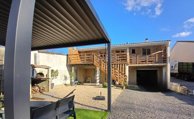 Maison - 102 m² - 4 pièces