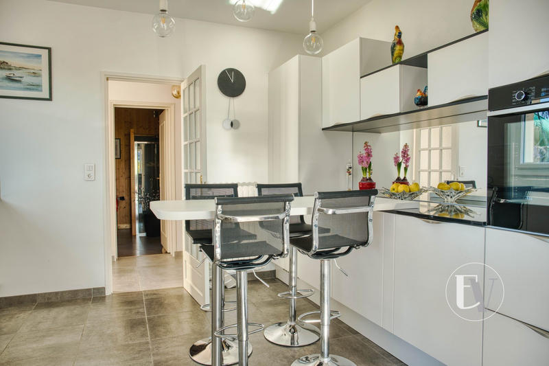 Maison - 200 m² - 5 pièces