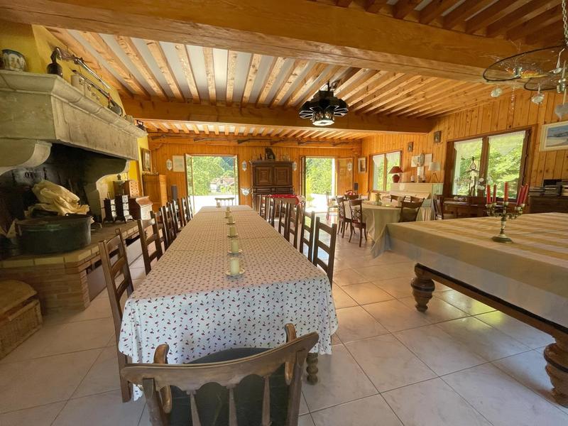 Immeuble mixte - 518 m² - 16 pièces