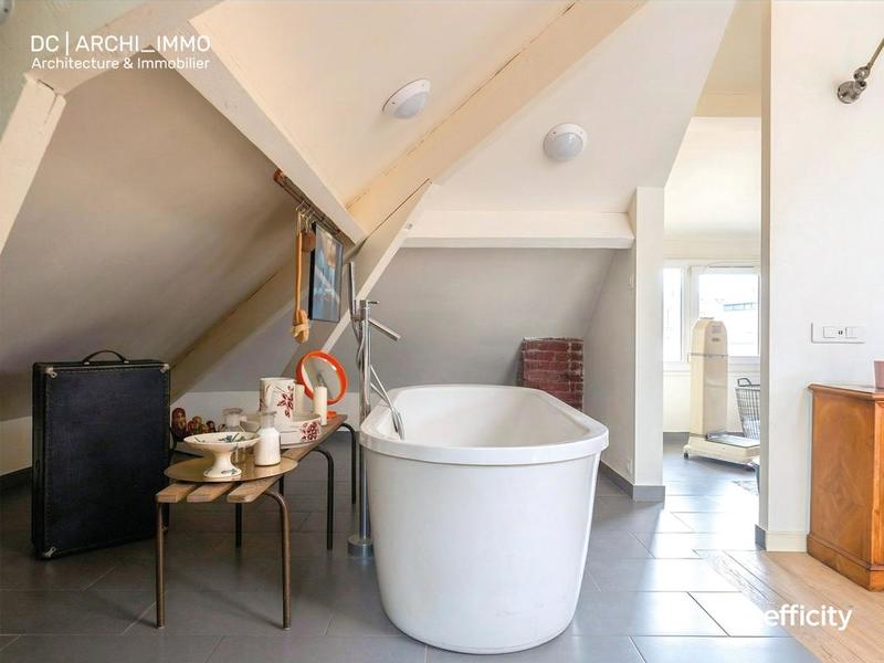 Maison - 296 m² - 9 pièces