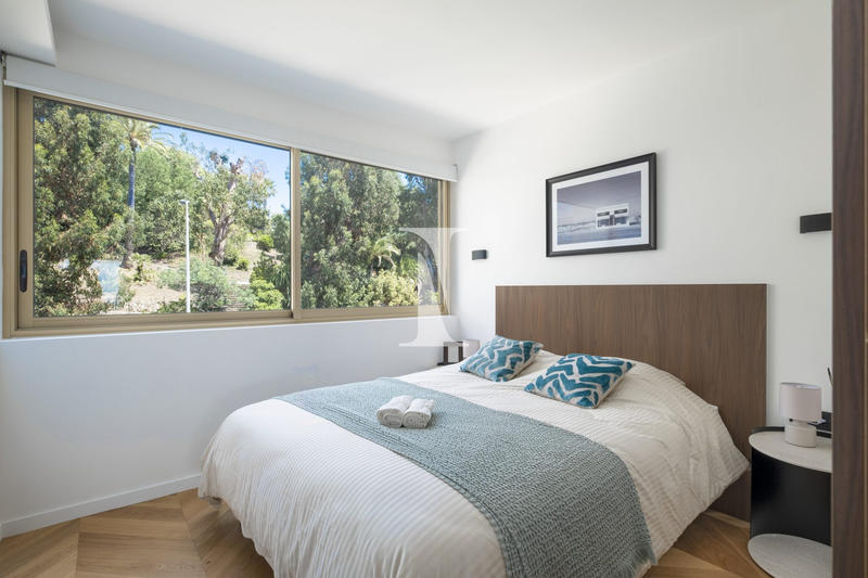 Appartement - 100 m² - 4 pièces