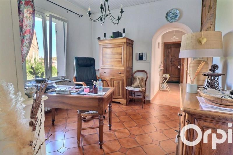 Maison - 238 m² - 7 pièces