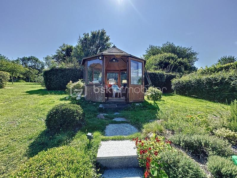 Propriété - 129 m² - 6 pièces