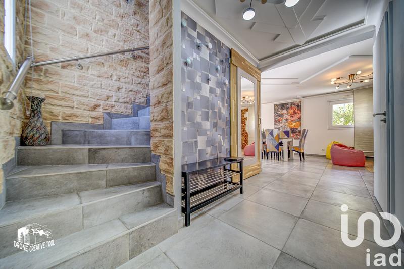 Maison - 140 m² - 5 pièces