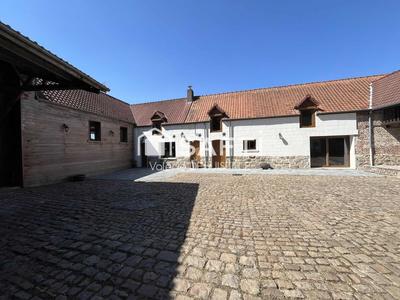 Maison - 181 m² - 7 pièces