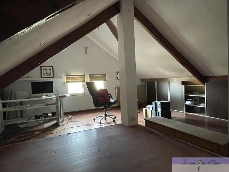 Maison - 230 m² - 9 pièces