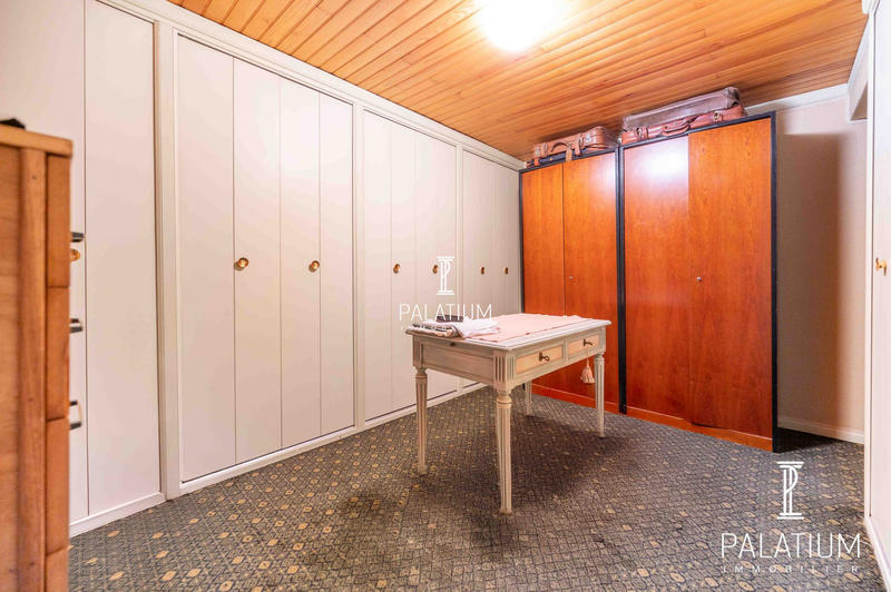 Maison - 255 m² - 7 pièces